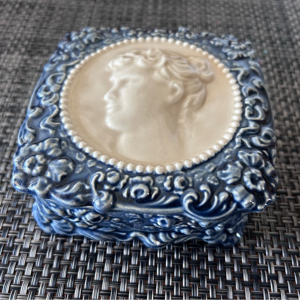 Victorian Ceramic Cameo Trinket Box Square Blue And Cream 4.5”